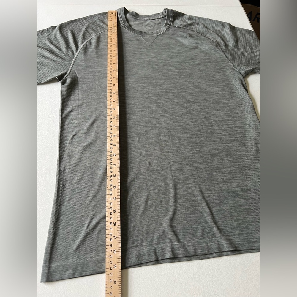 Lululemon gray t-shirt yoga sport GET OUTSIDE GET SWATY Sz L -XL - Picture 7 of 7